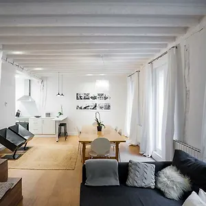  Apartment Minimalista En El Corazon De